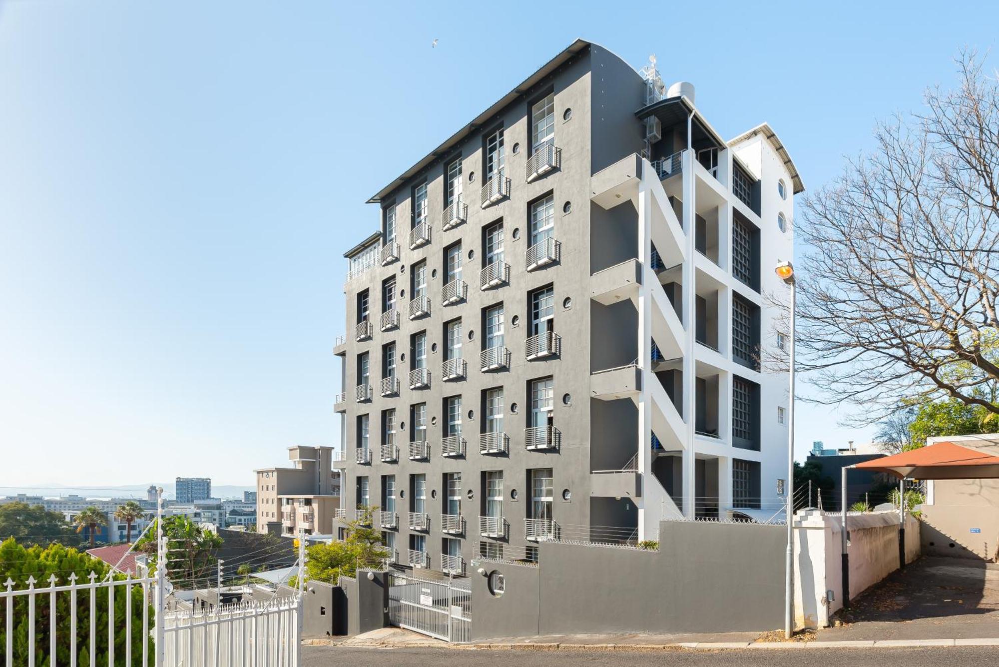 Harbour Terrace 18 *